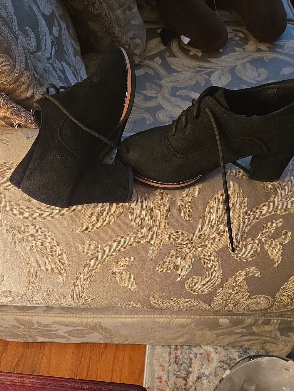 Women's Black Lace-Up Block Heel Oxford
